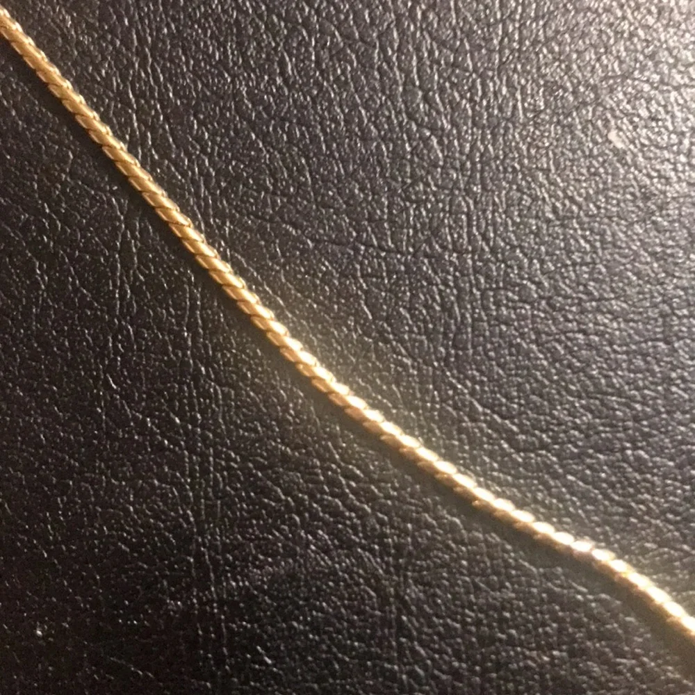 Gold Fan Lariat - Picture 3 of 5